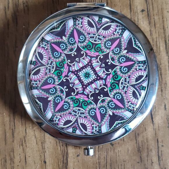 Mirror compact boho tribal design fuschia green - Picture 1 of 4